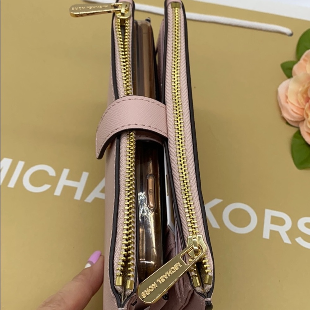 MICHAEL KORS LG DOUBLE ZIP WRISTLET BLOSSOM POWDER BLUSH NWT - Picture 12 of 13